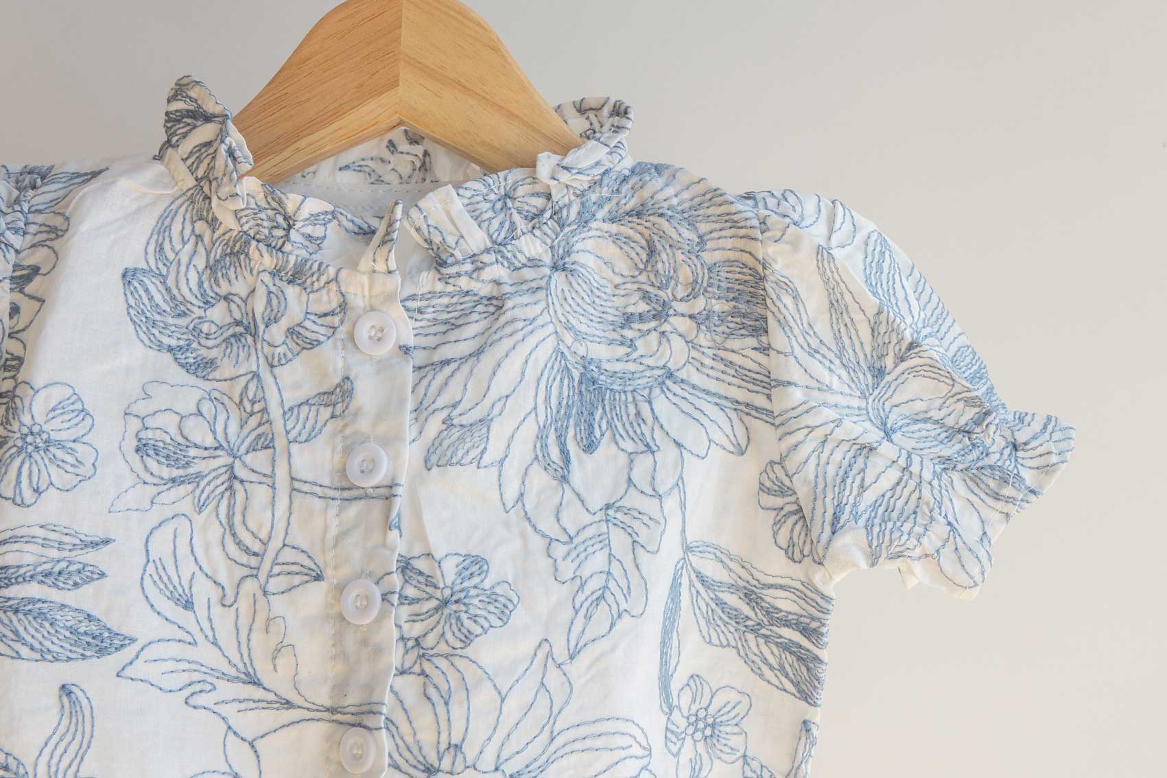 camisa estilo hawaiano bordado de flores azul