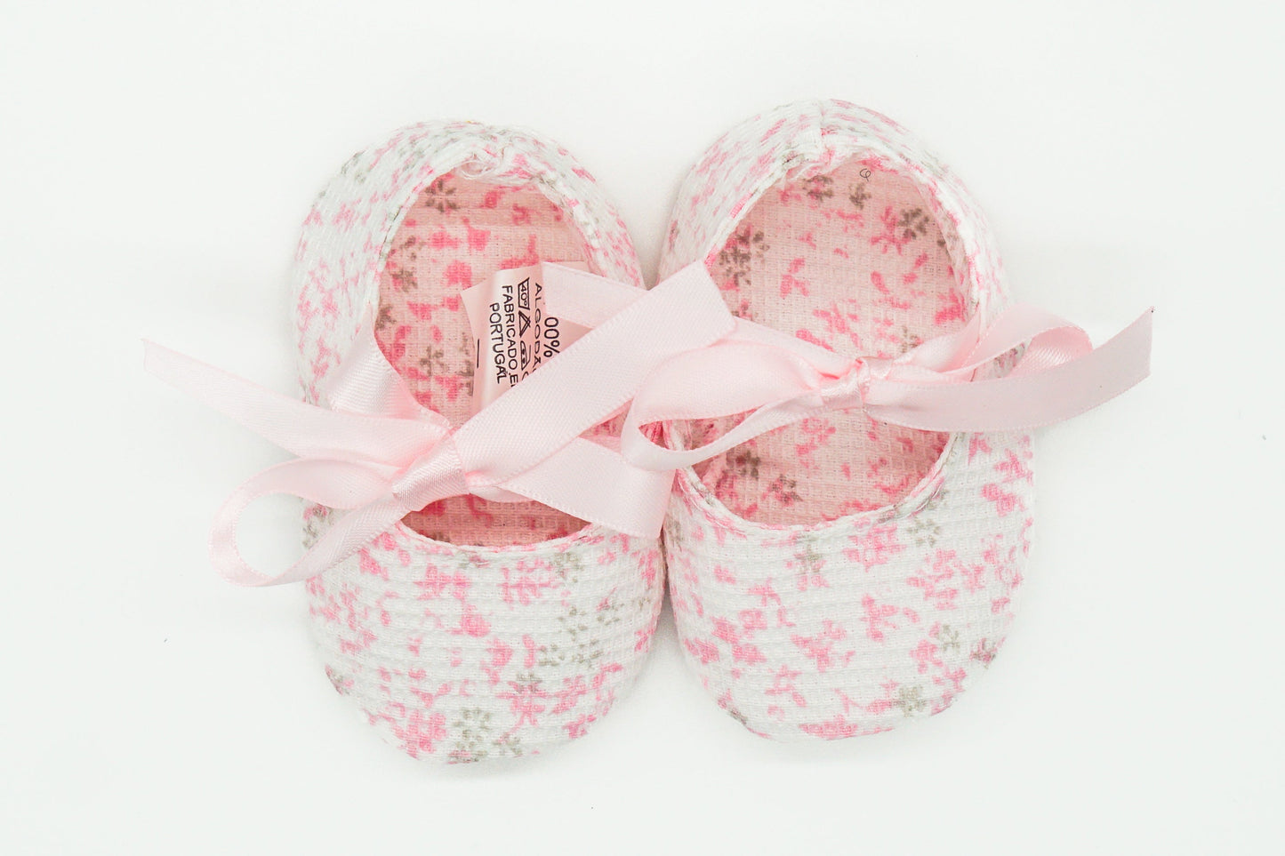 patucos para bebes con estampados de flores disponibles en color rosa